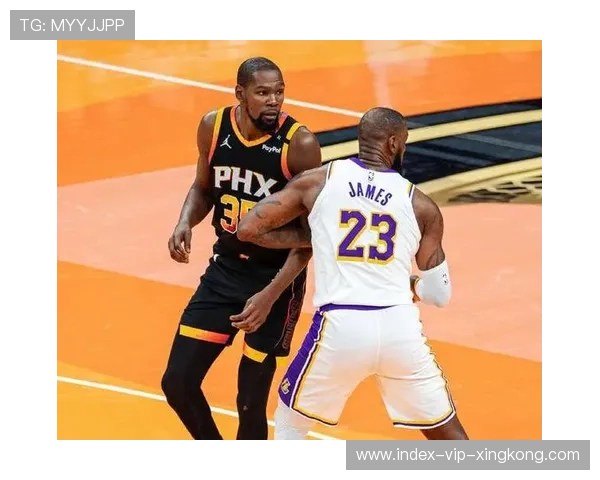 NBA湖人末节连续抓住错位机会,进攻流畅度急速提升