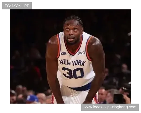 兰德尔力量型突破连续造成优势,纽约篮下压力十足